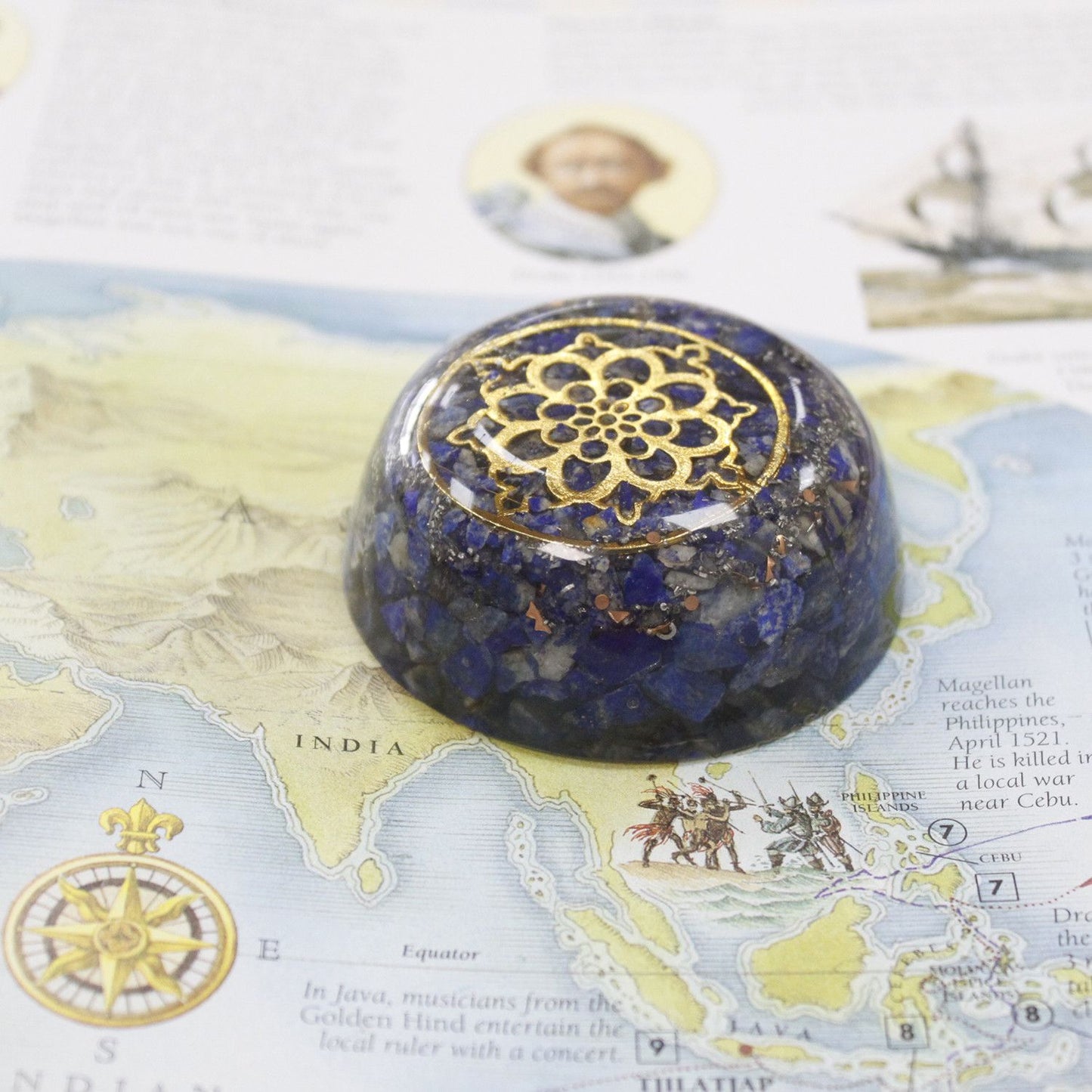 Bloc énergétique en orgonite – Dôme lapis-lazuli